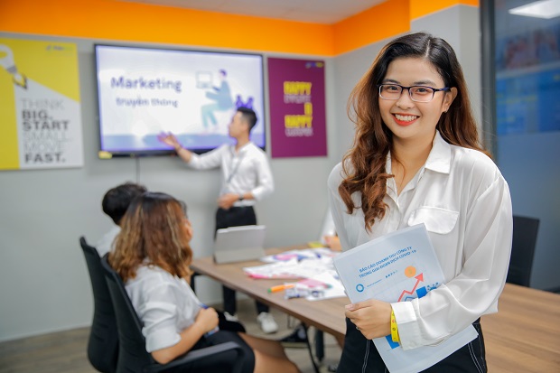 học đại học từ xa online ngành kinh doanh quốc tế